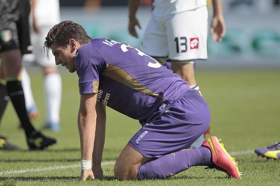 Gomez a terra, tra lo stanco e lo sconsolato. La sua partita durer solo 57&#39; minuti. Bocciato o rimandato? (Getty Images)
